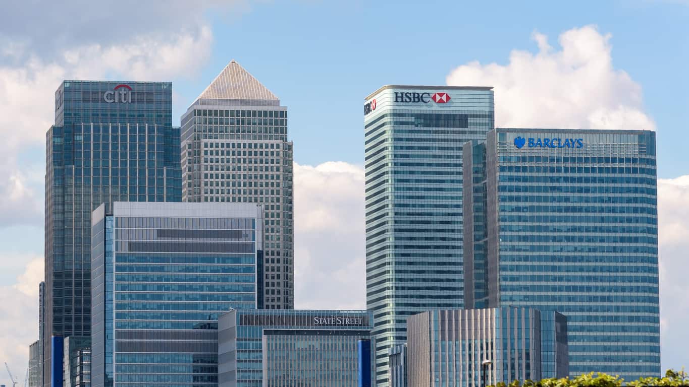 Picture of Canary Wharf bank offices from a distance